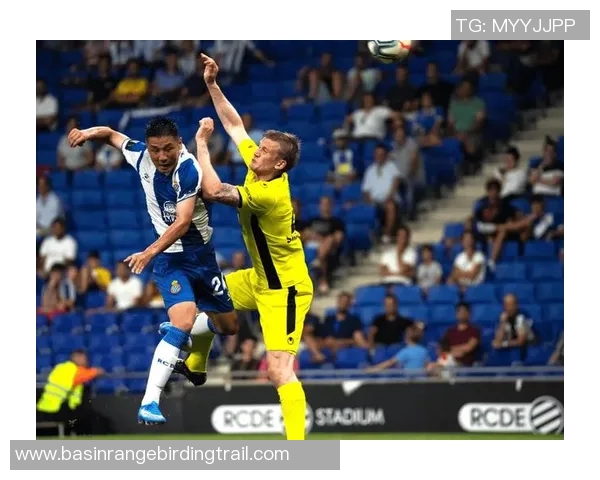 西班牙人对阵中国队的精彩较量展现足球魅力与文化交流 西班牙人对阵中国队的精彩较量展现足球魅力与文化交流